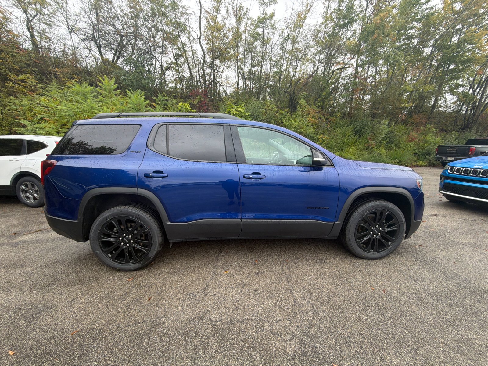Used 2023 Blue Metallic GMC SLT image 6