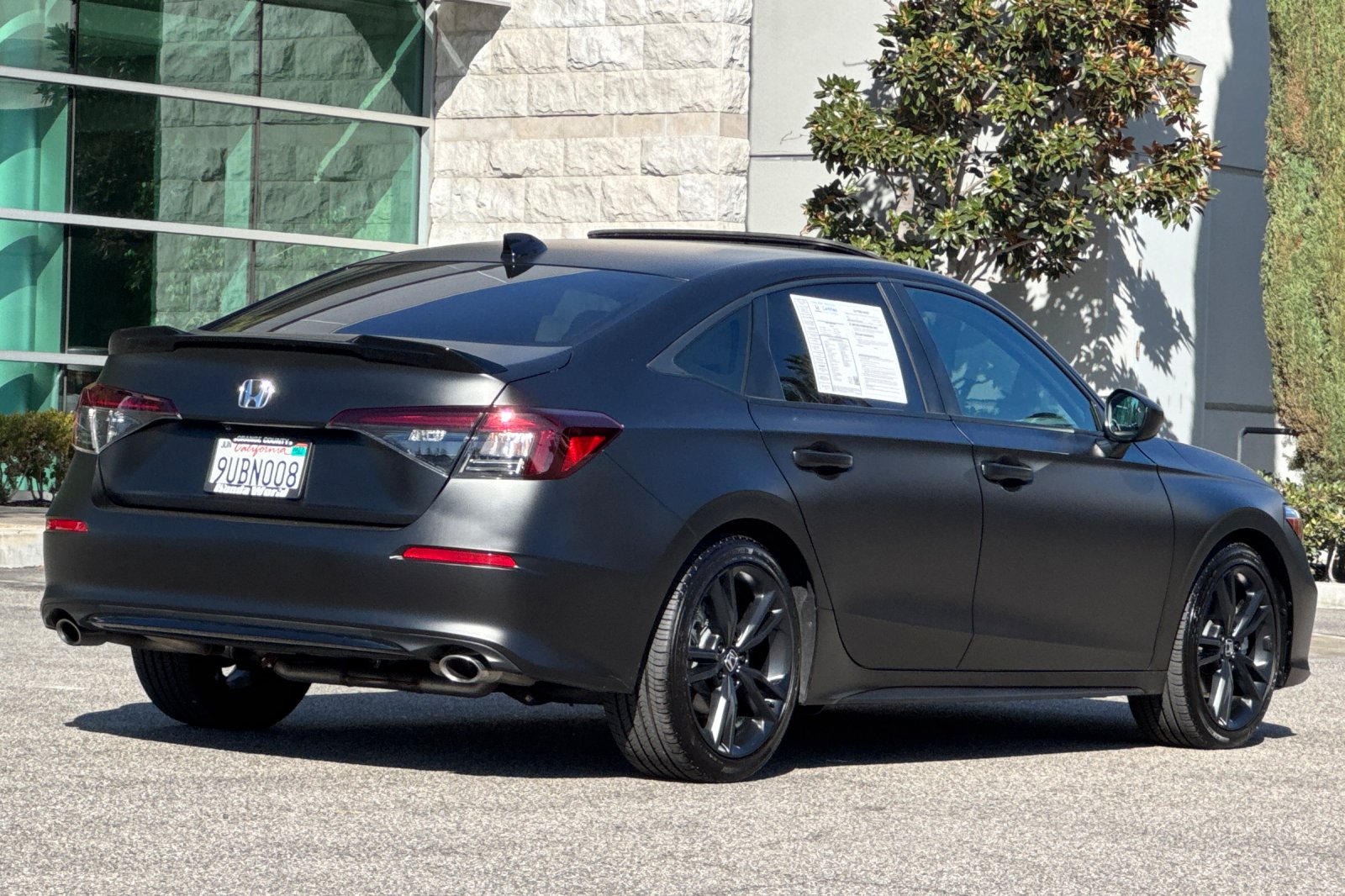 Certified Used 2025 Crystal Black Pearl Honda SI image 4