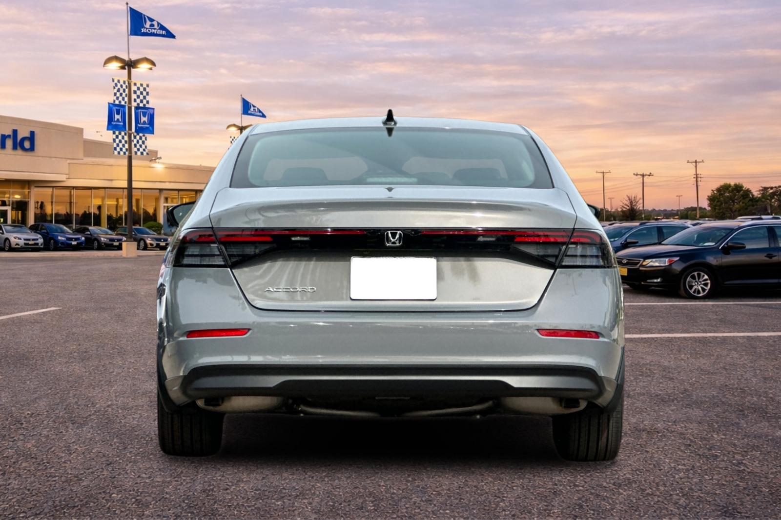 New 2026 Urban Gray Pearl Honda SE image 5
