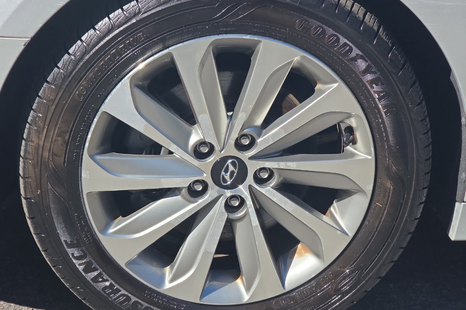 Used 2017 Symphony Silver Hyundai Sport image 24