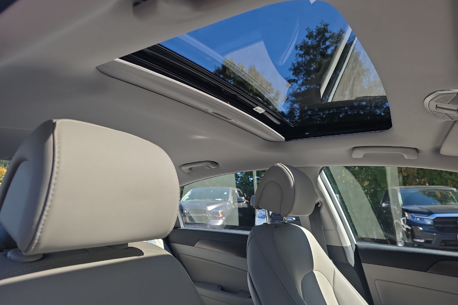 Used 2017 Symphony Silver Hyundai Sport image 17