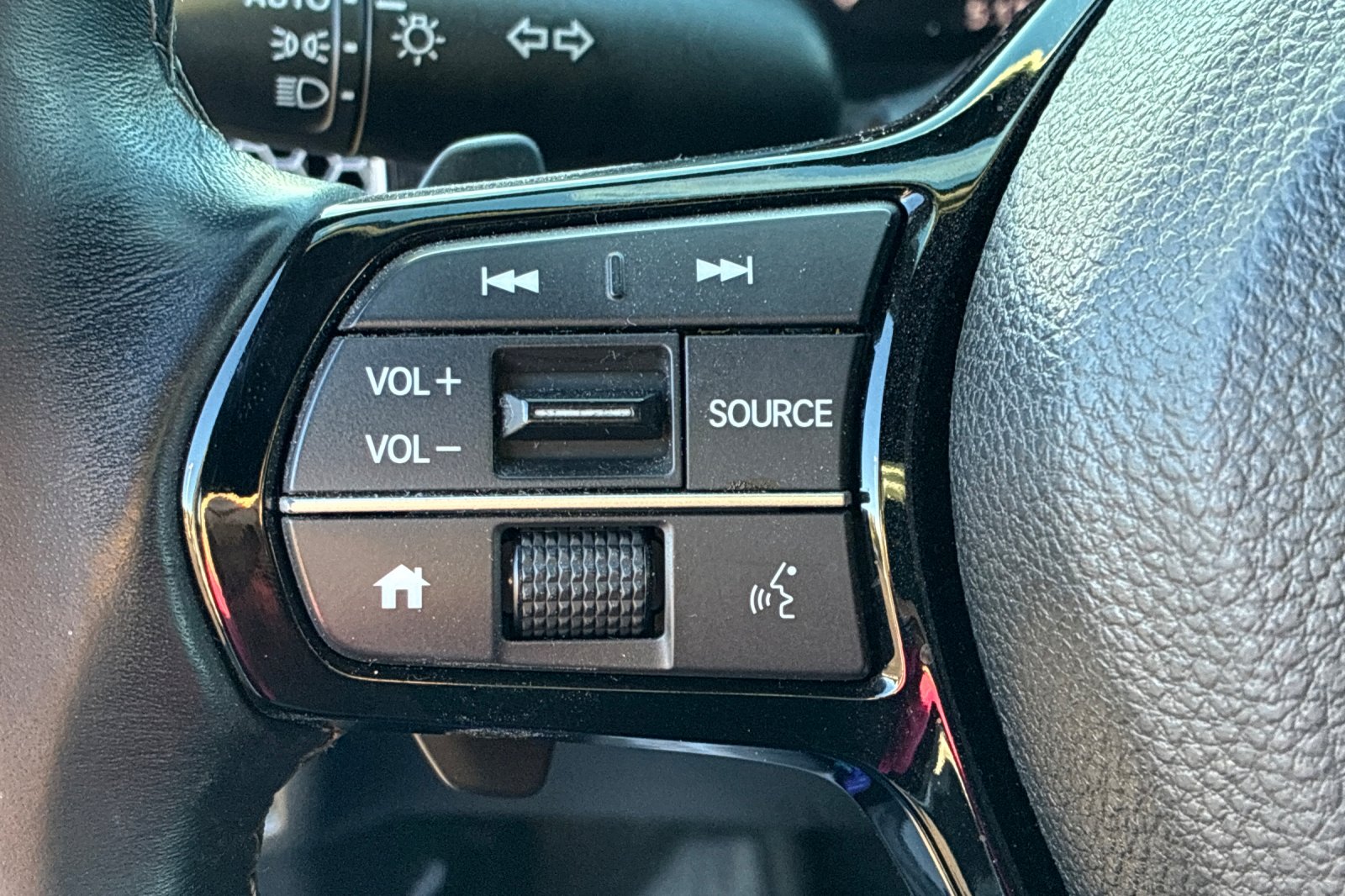 Used 2025 Urban Gray Pearl Honda Sport image 29
