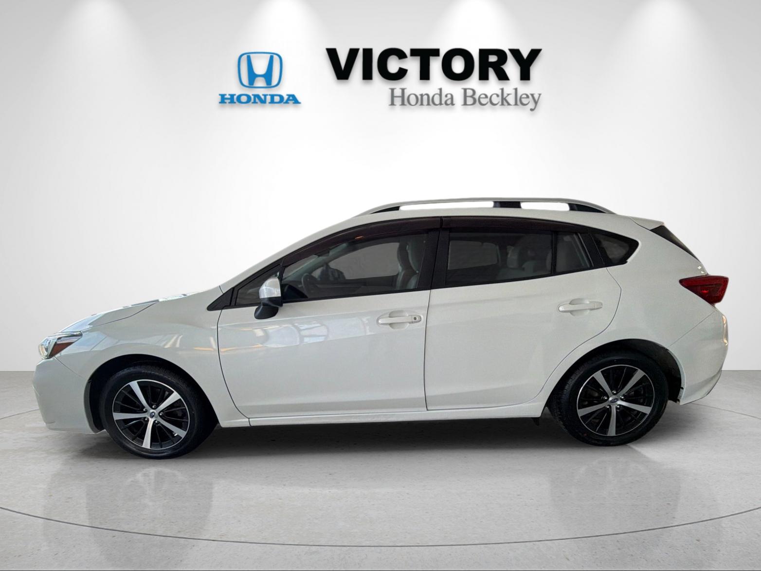Used 2019 Crystal White Pearl Subaru 2.0i Premium image 2
