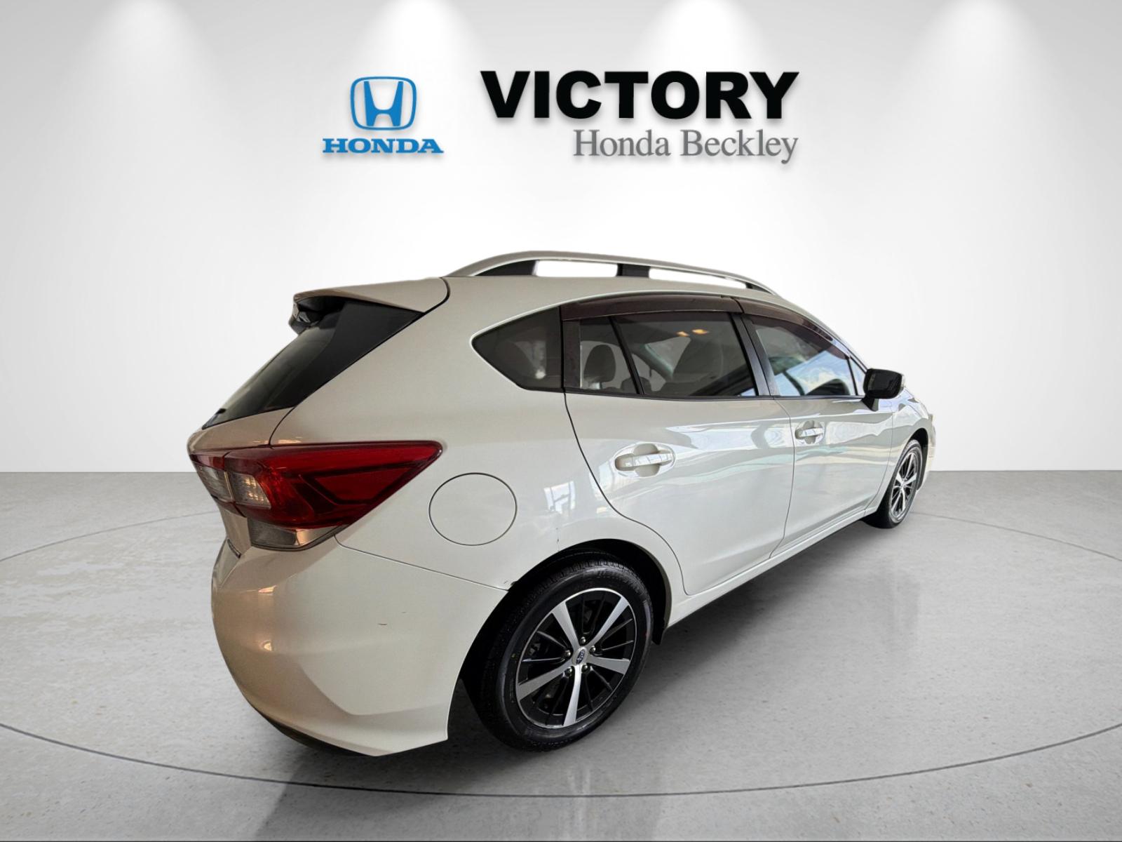 Used 2019 Crystal White Pearl Subaru 2.0i Premium image 5