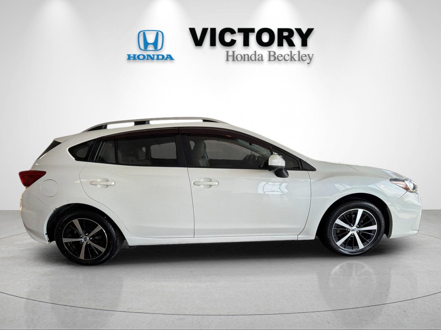 Used 2019 Crystal White Pearl Subaru 2.0i Premium image 6