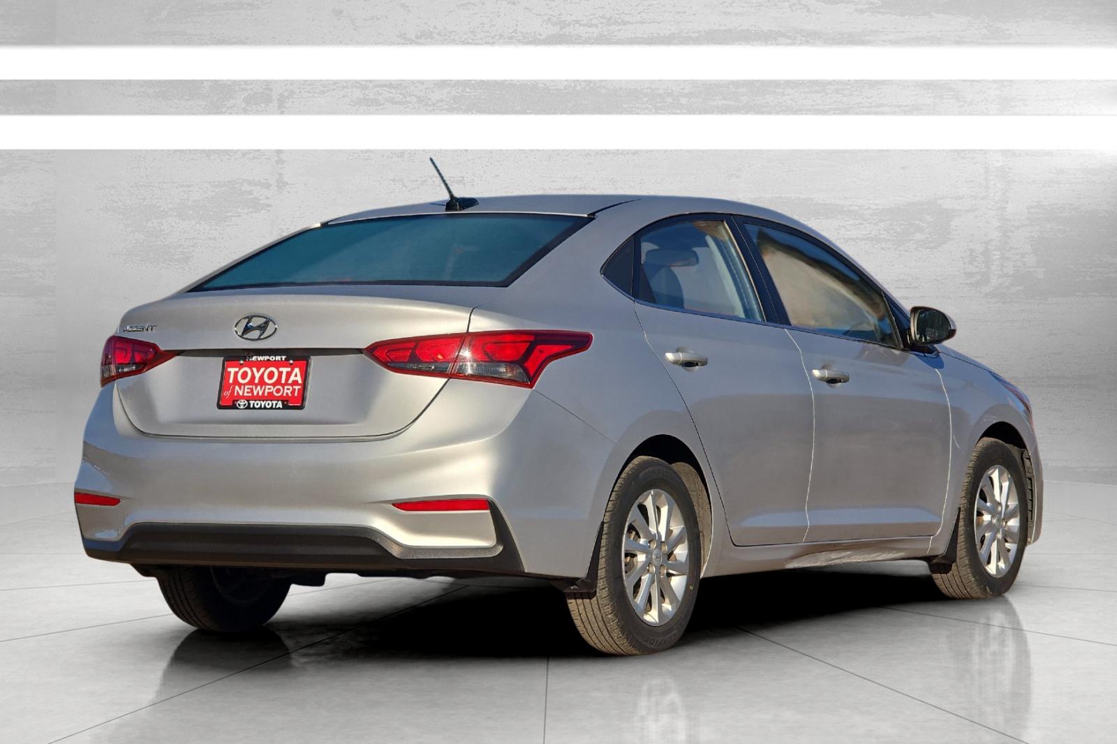 Used 2020 Silver Hyundai SEL image 4
