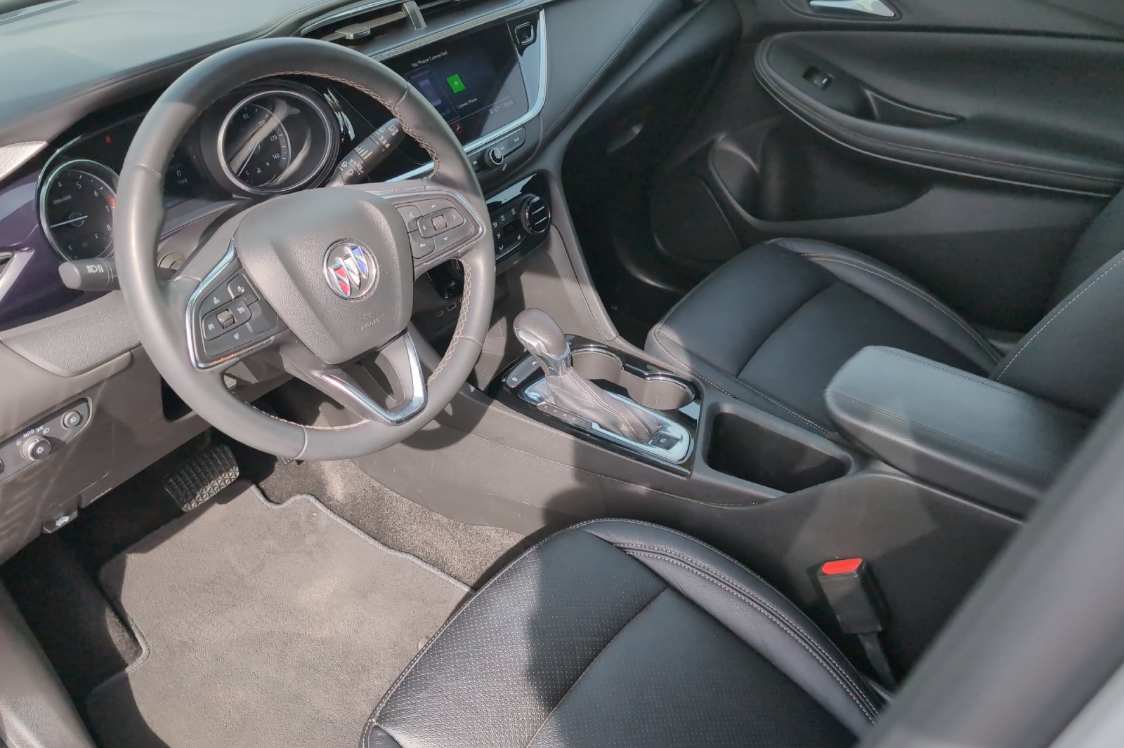 Used 2022 White Buick Select image 11