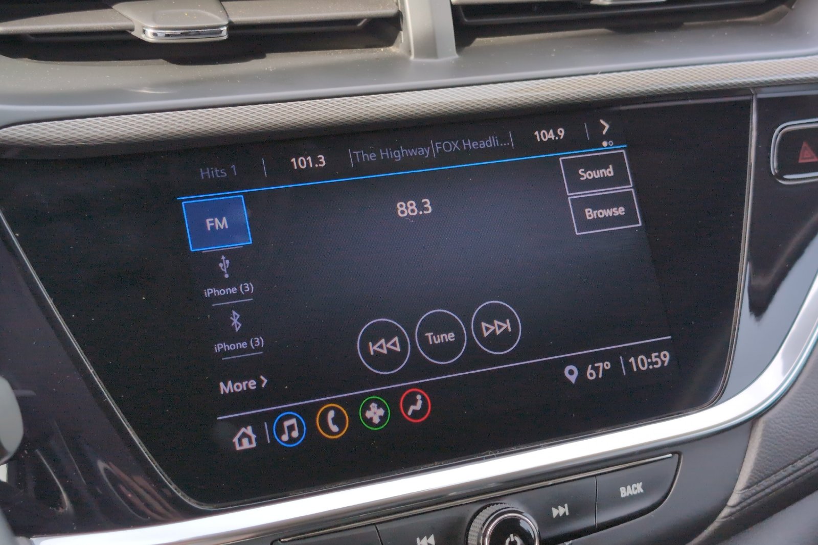 Used 2022 White Buick Select image 19