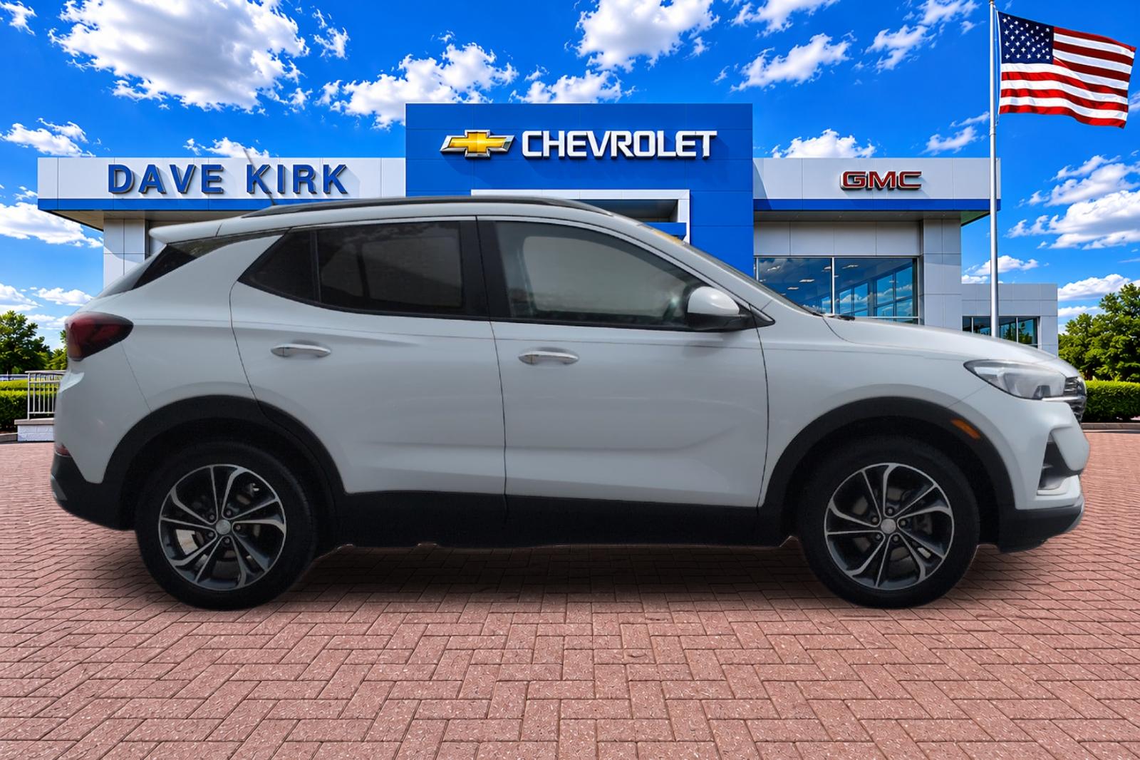 Used 2022 White Buick Select image 2