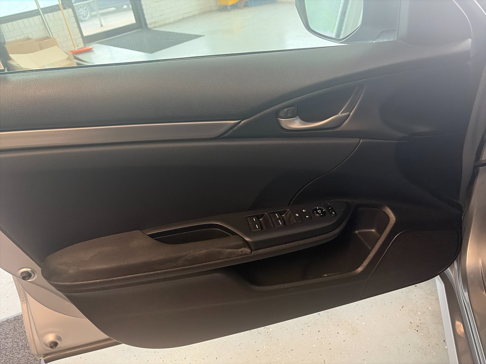 Used 2020 Polished Metal Metallic Honda LX image 12