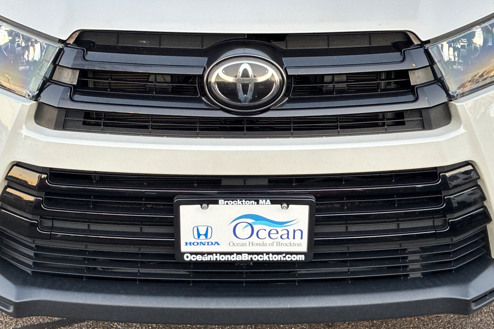 Used 2019 Blizzard Pearl Toyota SE image 46