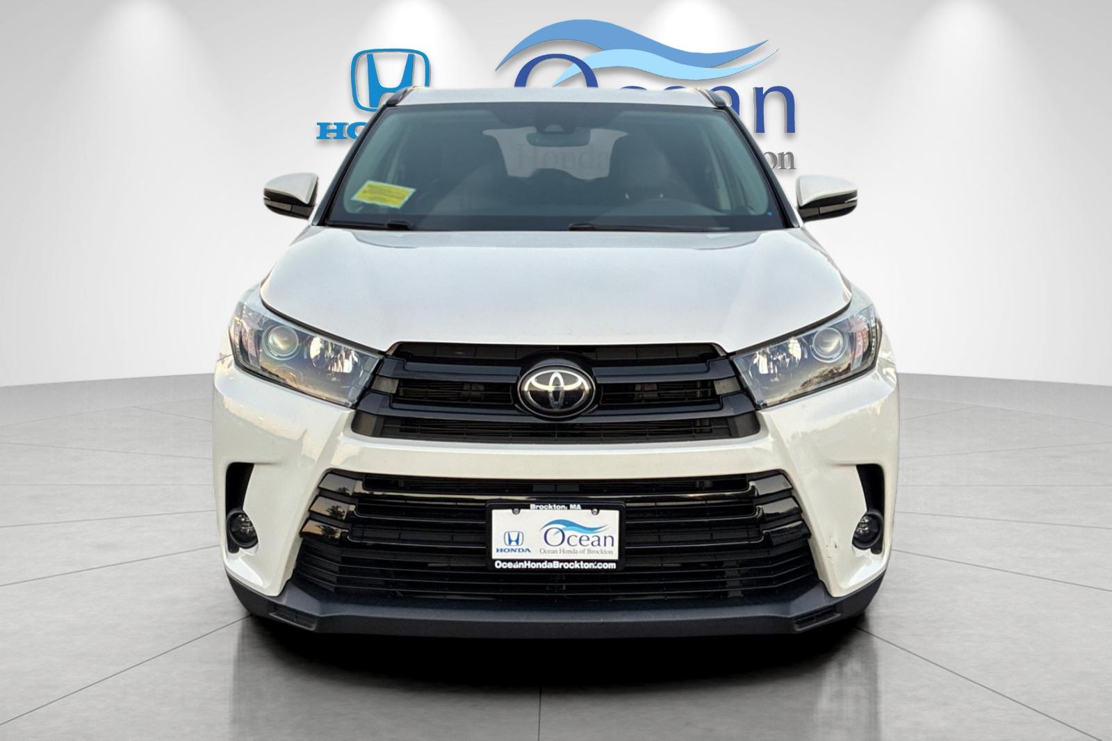 Used 2019 Blizzard Pearl Toyota SE image 8