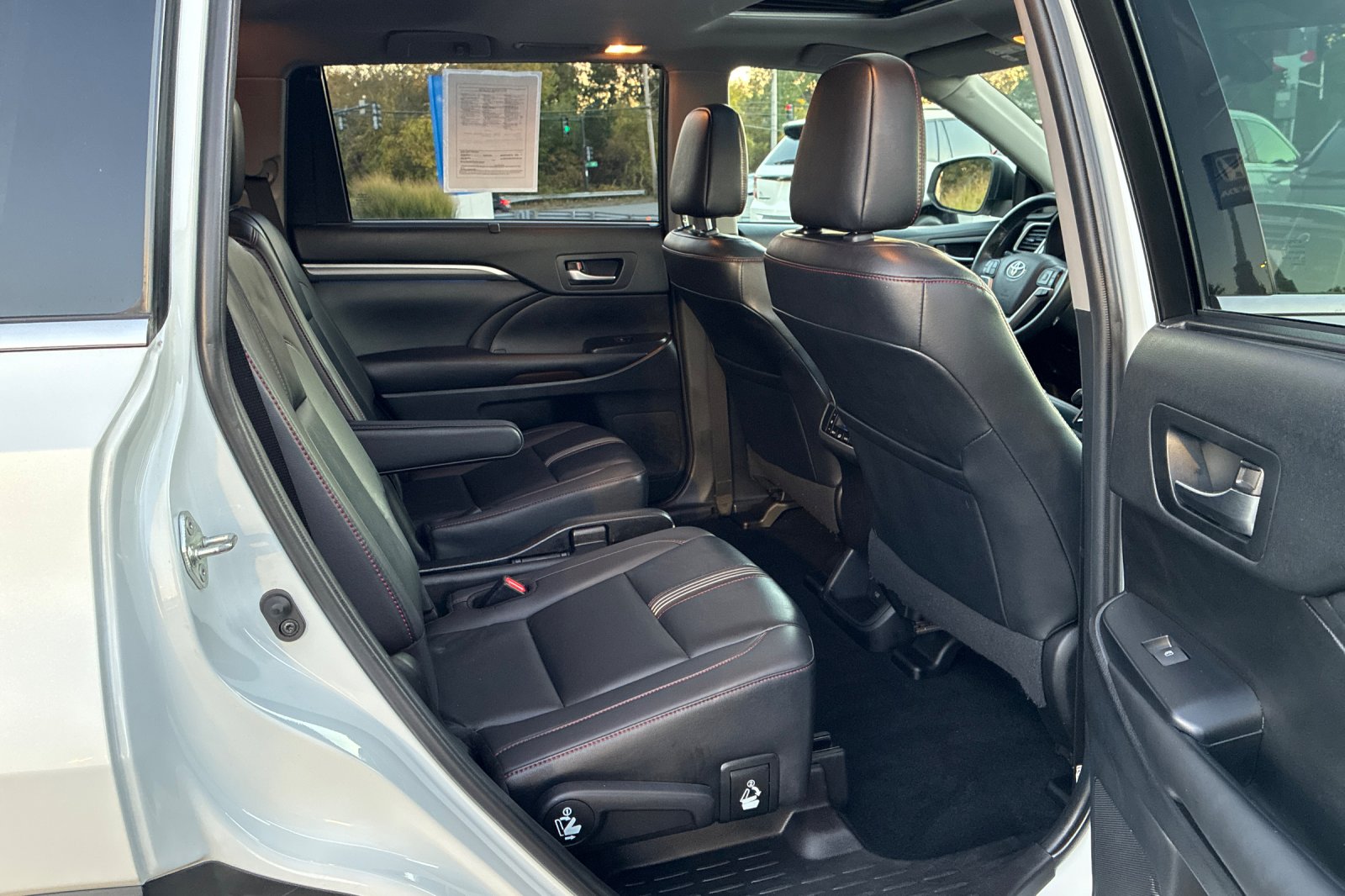 Used 2019 Blizzard Pearl Toyota SE image 19