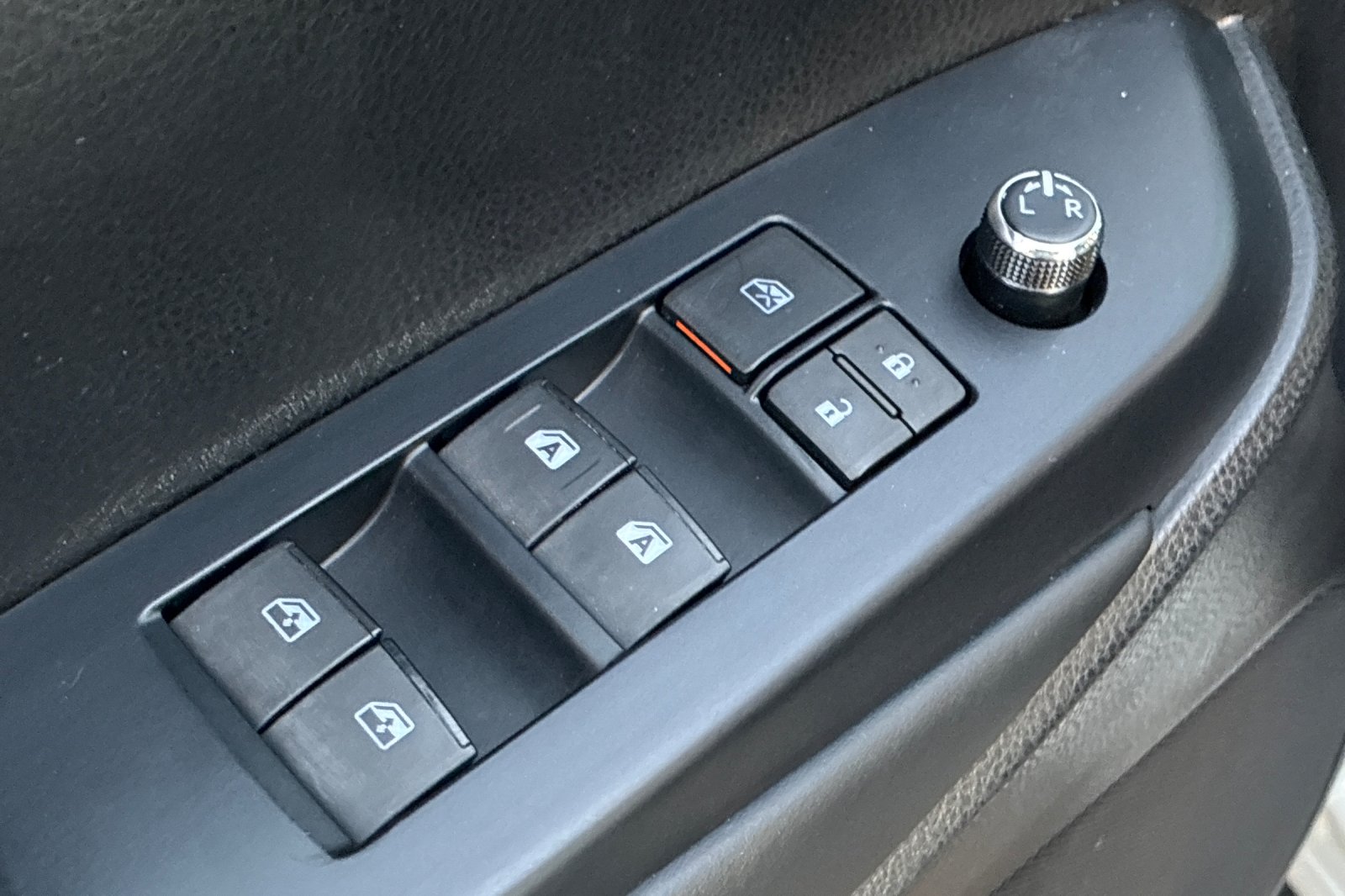 Used 2019 Blizzard Pearl Toyota SE image 13