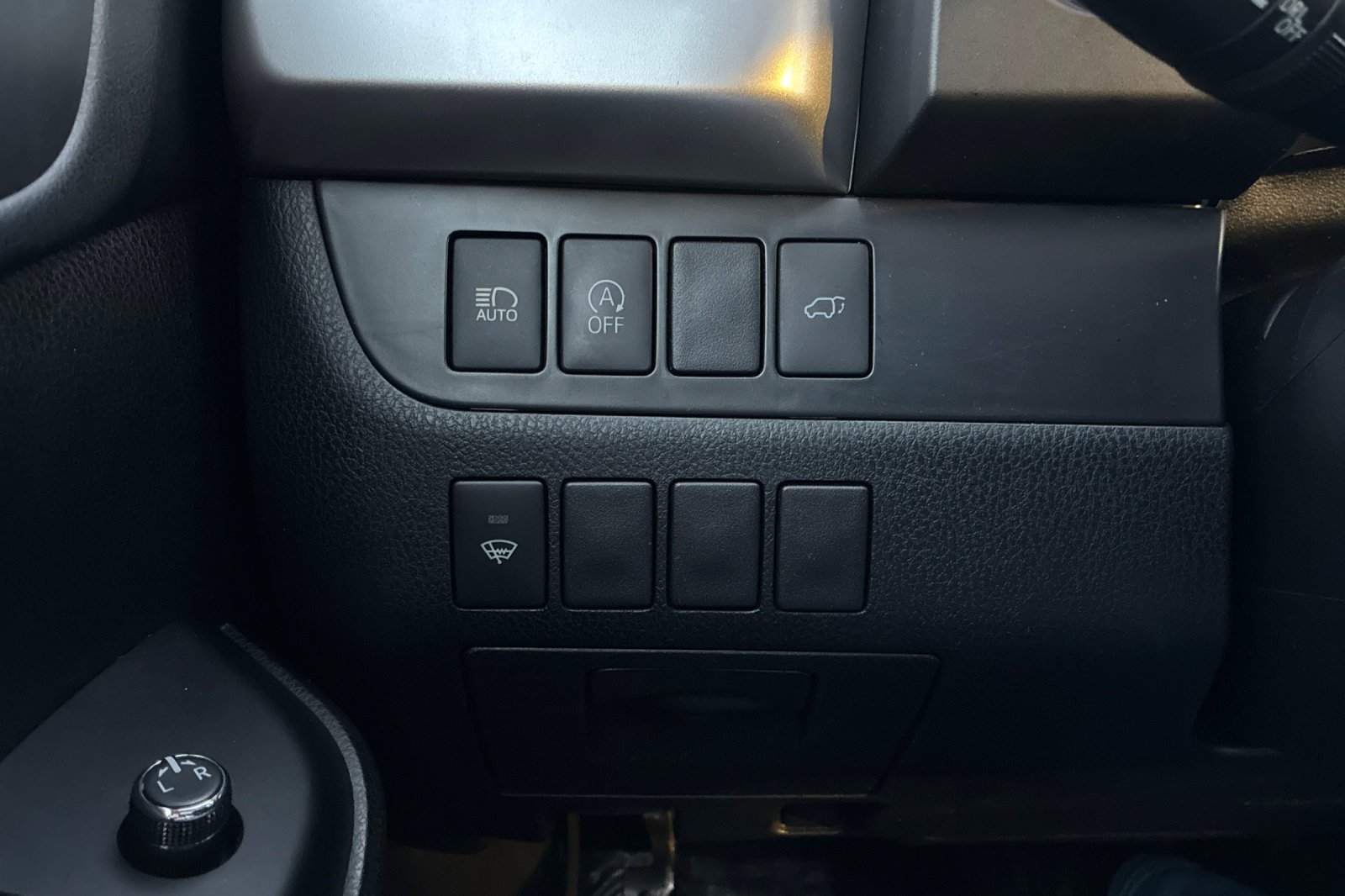 Used 2019 Blizzard Pearl Toyota SE image 41