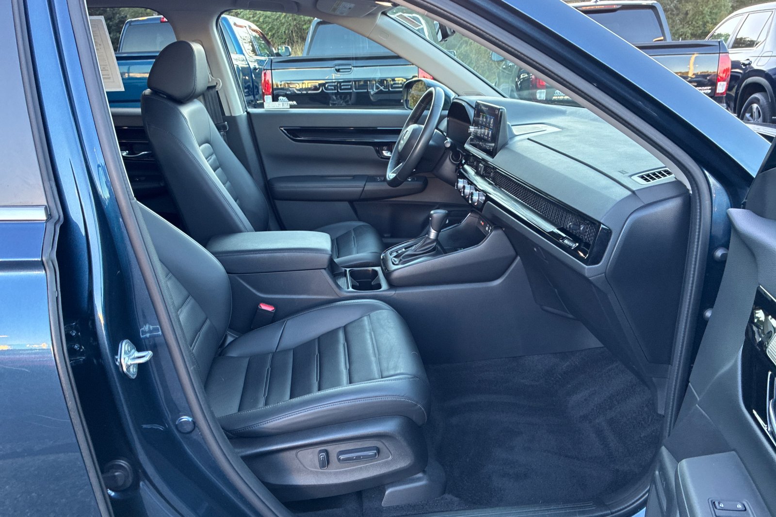 Used 2024 Canyon River Blue Metallic Honda EX-L image 22