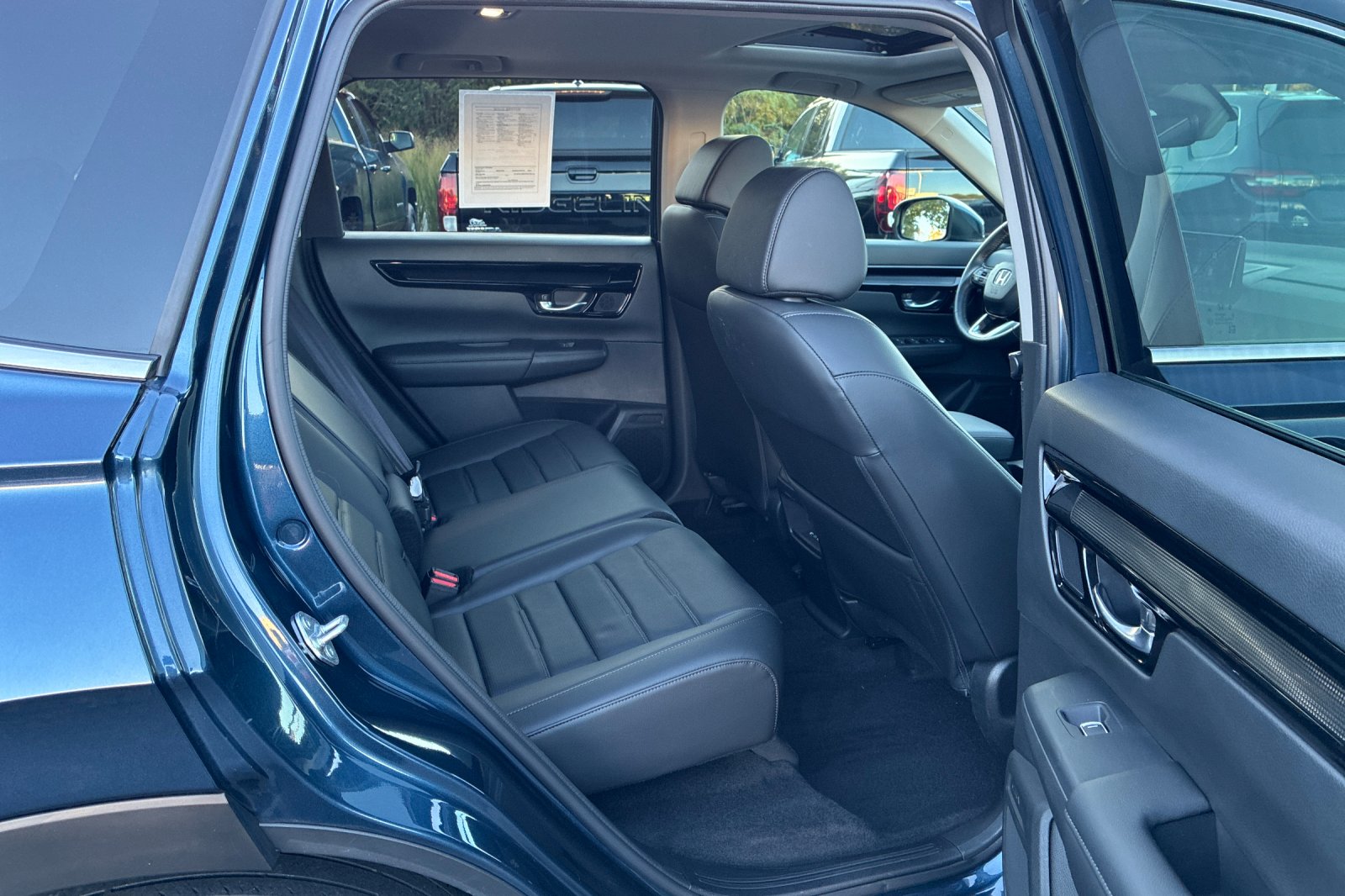 Used 2024 Canyon River Blue Metallic Honda EX-L image 18