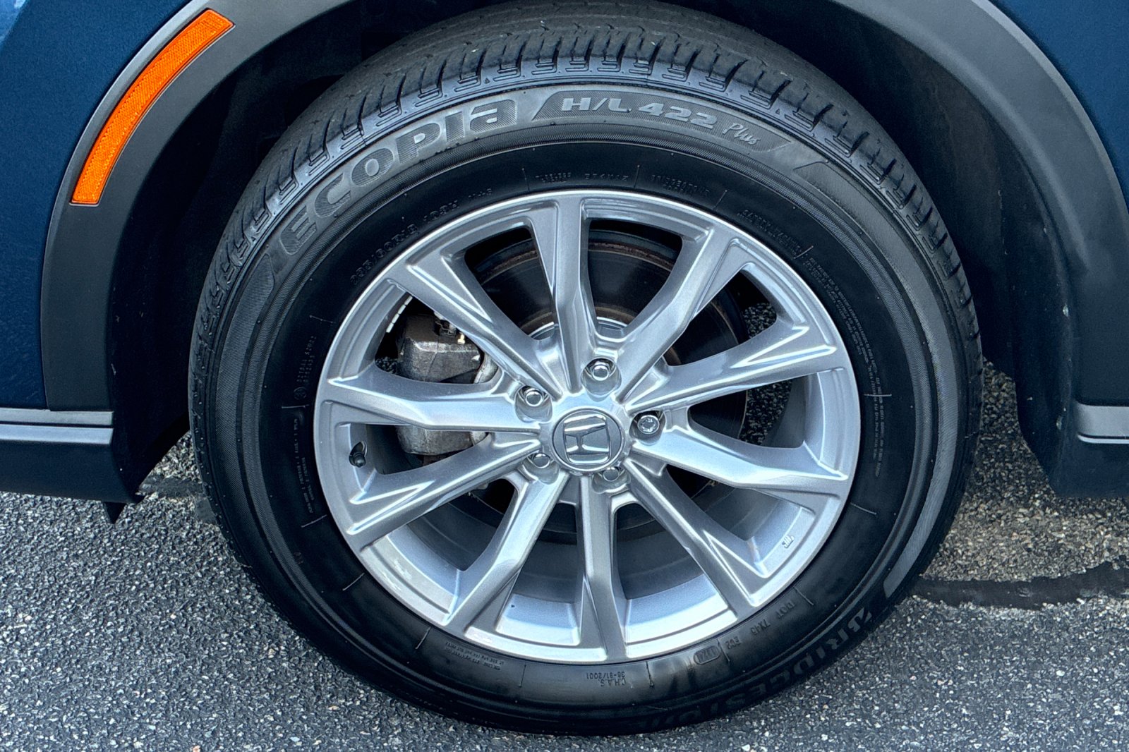 Used 2024 Canyon River Blue Metallic Honda EX-L image 41