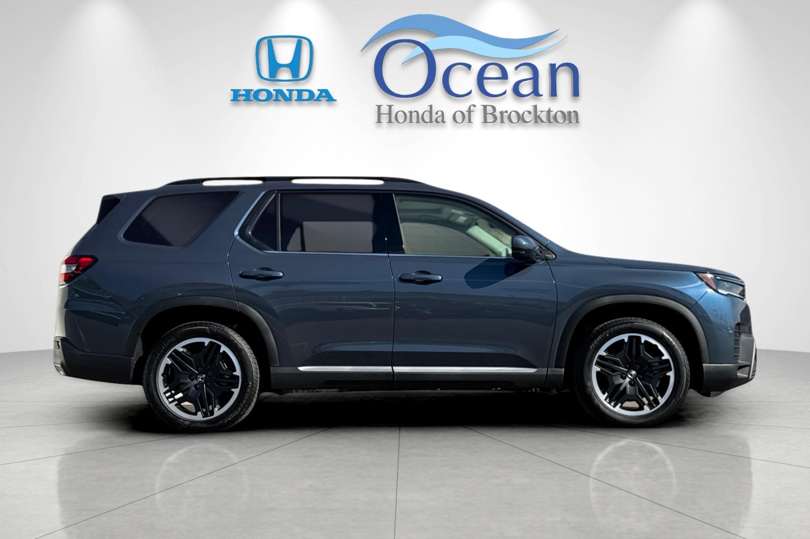 New 2026 Smoke Honda Touring image 6