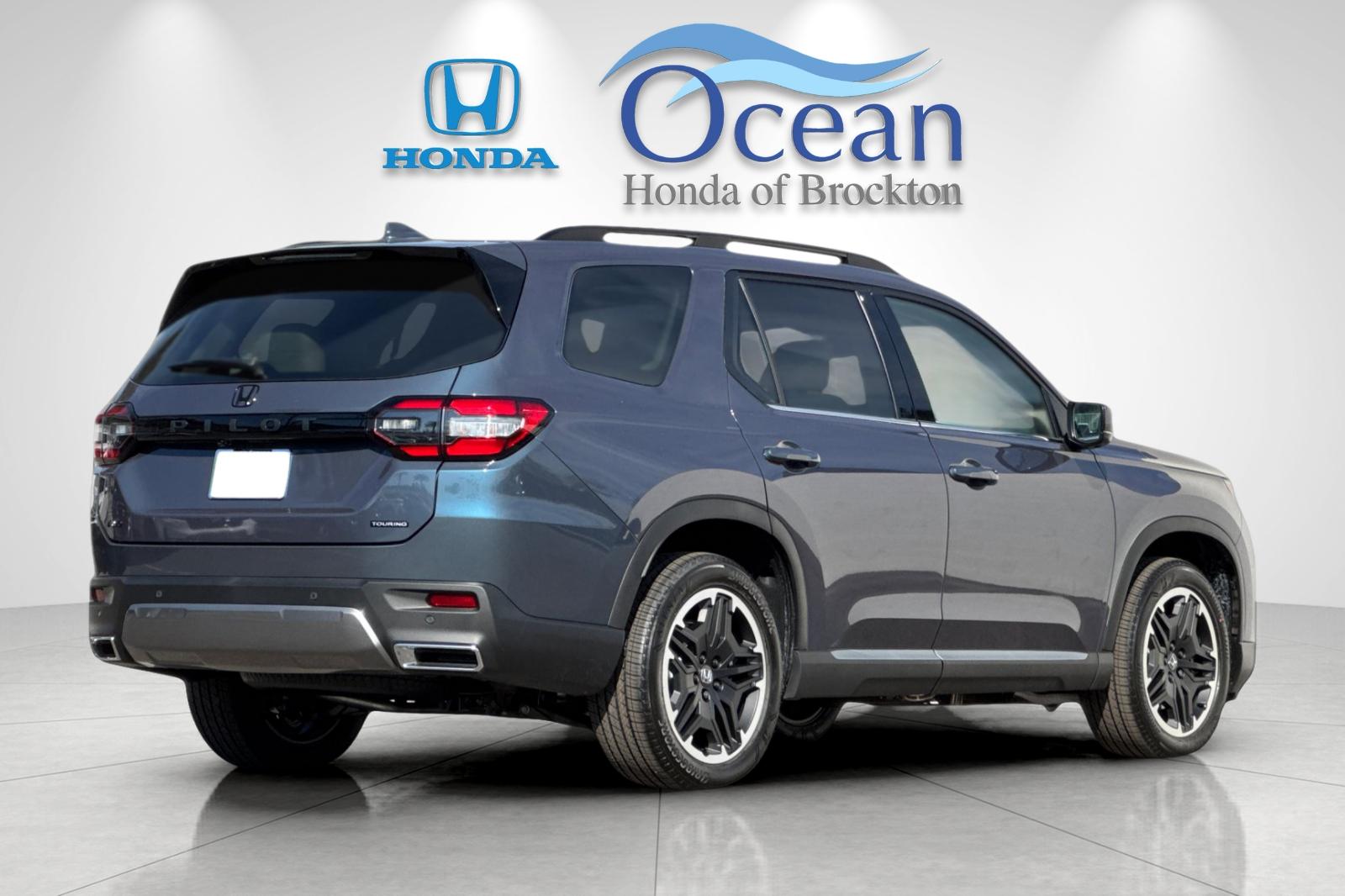 New 2026 Smoke Honda Touring image 5