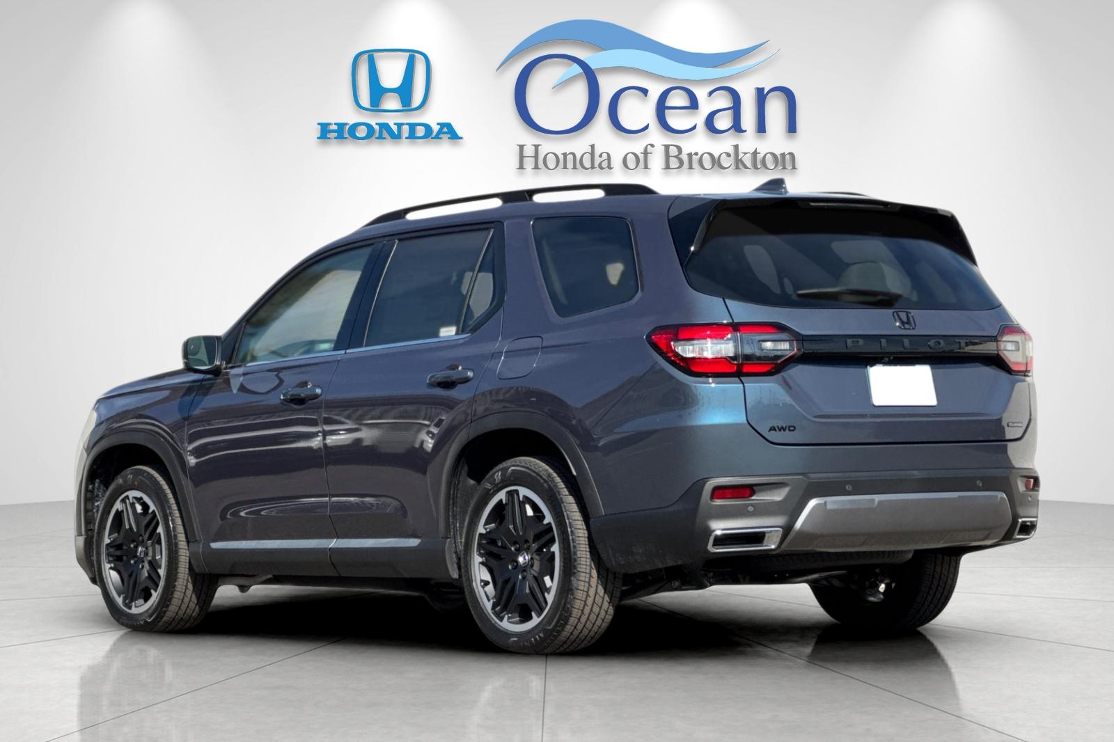 New 2026 Smoke Honda Touring image 3