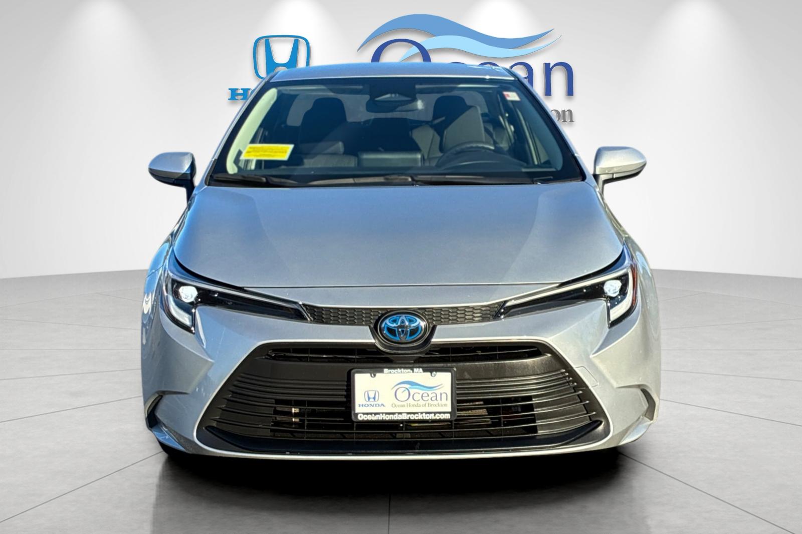 Used 2025 Classic Silver Metallic Toyota LE image 8