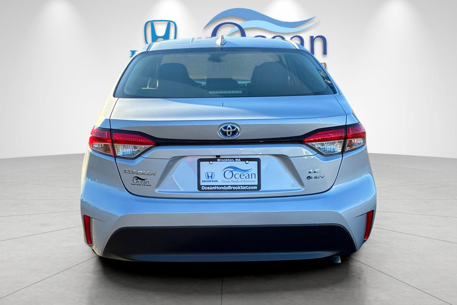 Used 2025 Classic Silver Metallic Toyota LE image 4