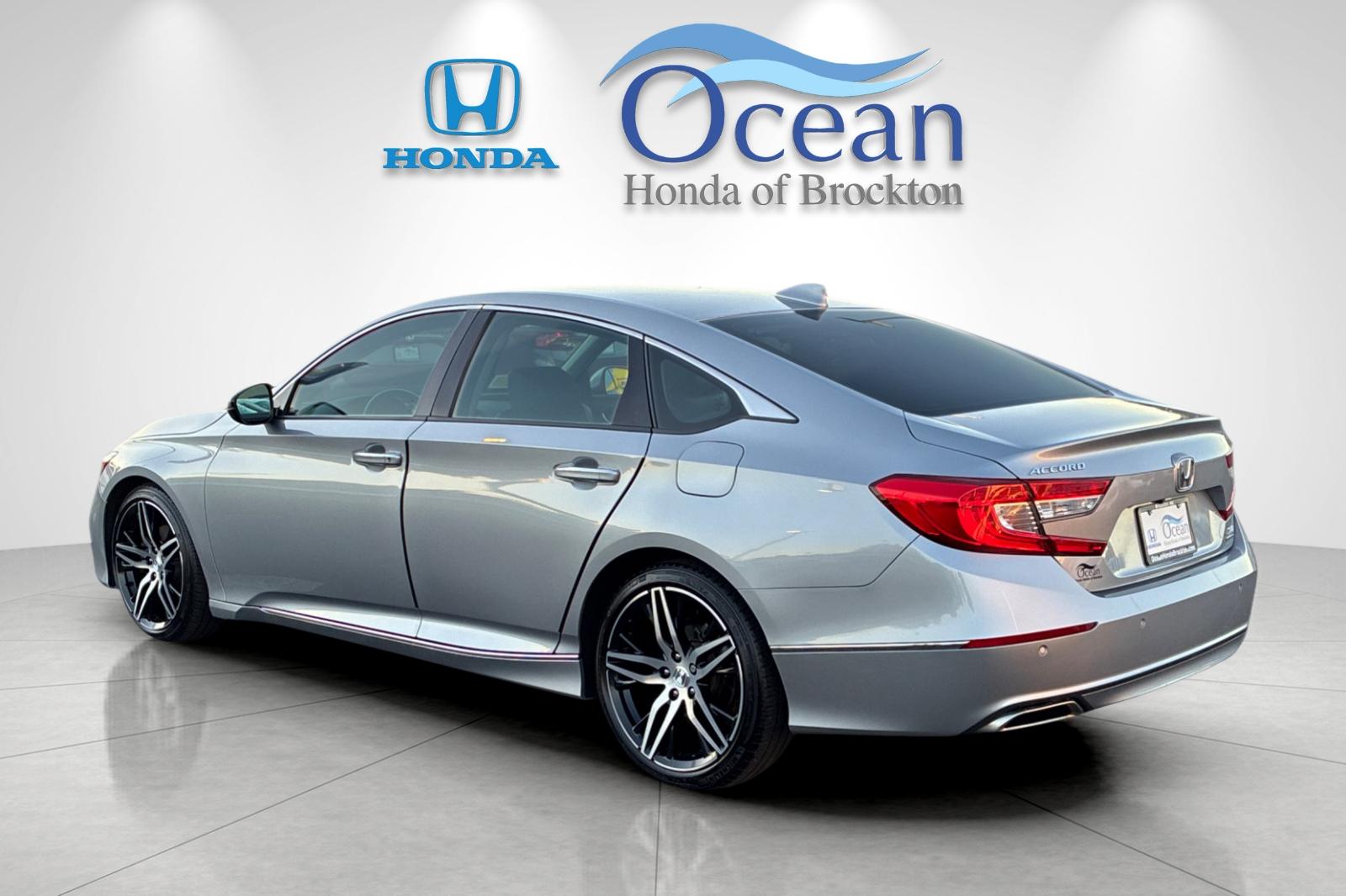 Used 2021 Lunar Silver Metallic Honda Touring 2.0T image 5