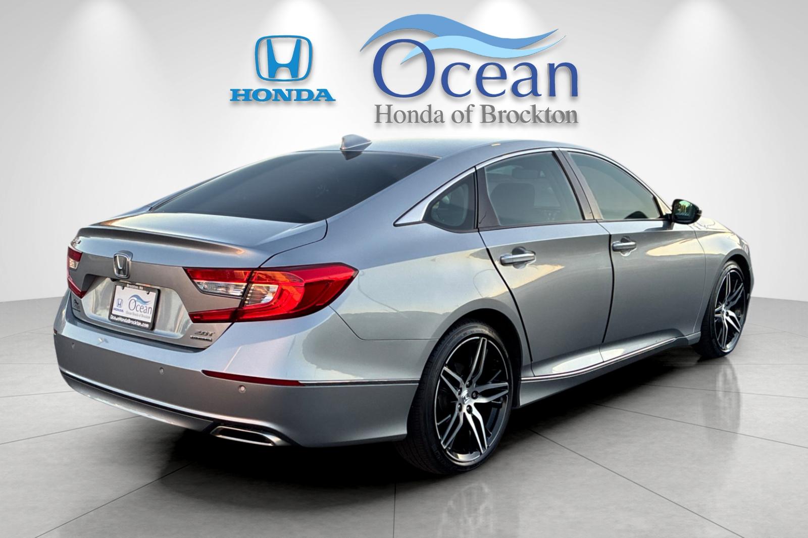 Used 2021 Lunar Silver Metallic Honda Touring 2.0T image 3