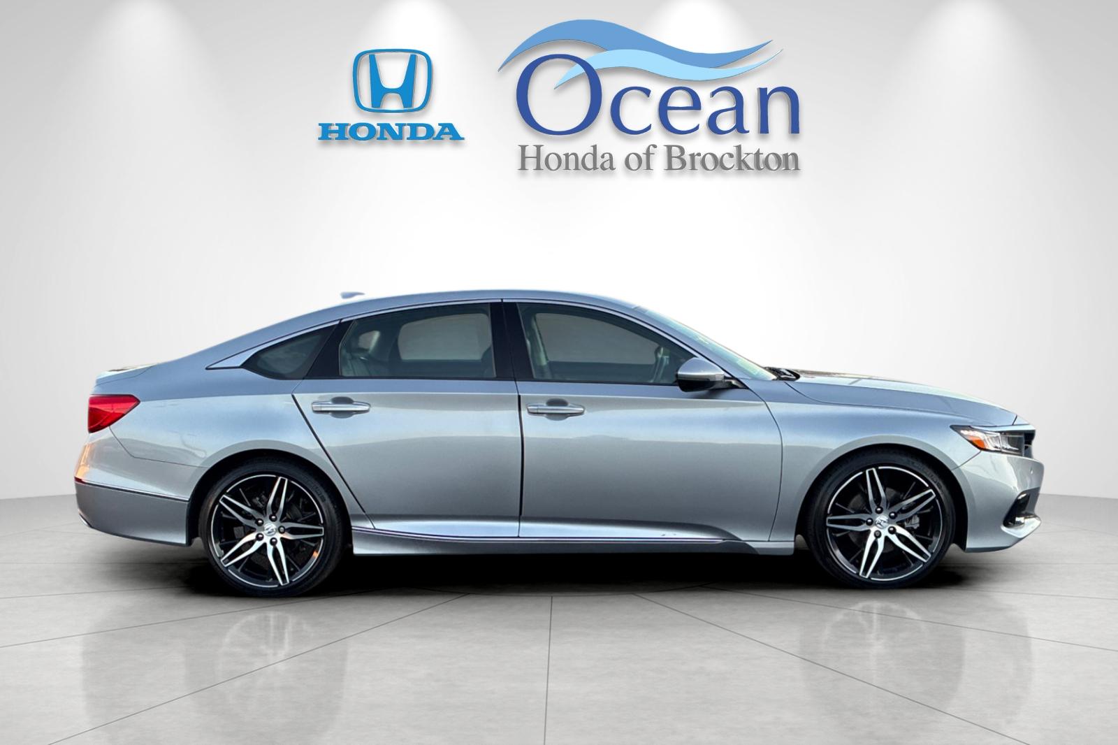 Used 2021 Lunar Silver Metallic Honda Touring 2.0T image 2