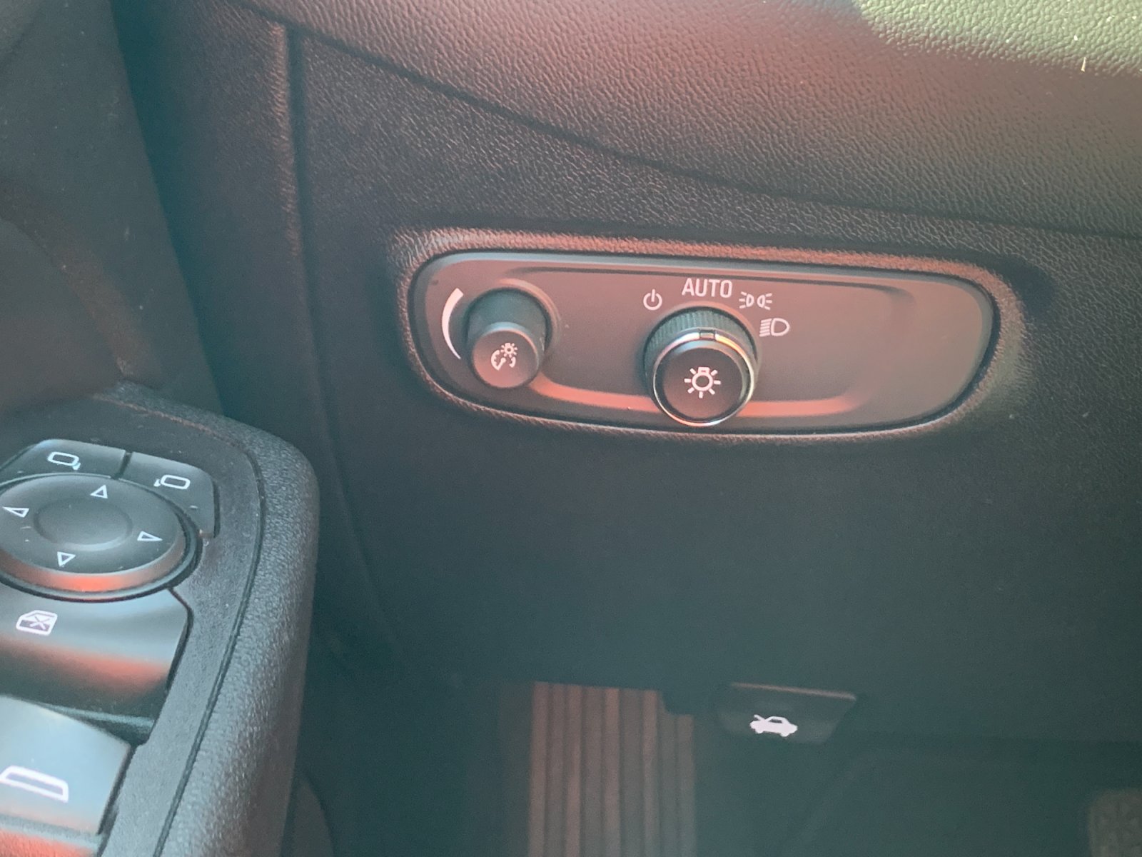 Used 2019 Silver Chevrolet LT image 32