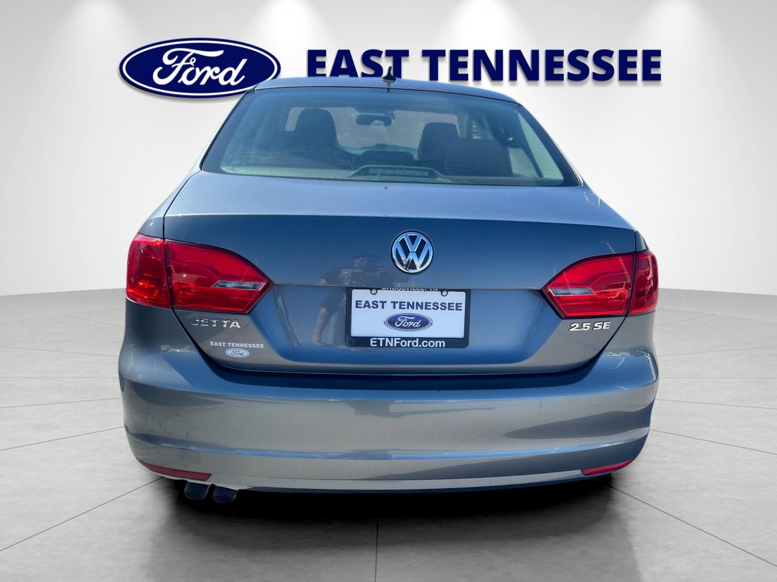 Used 2013 Gray Volkswagen 2.5L SE image 4