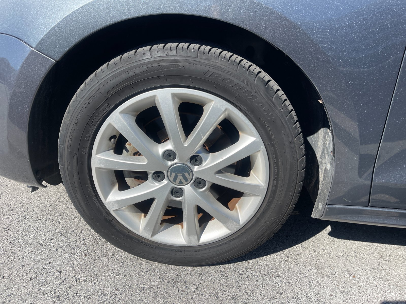 Used 2013 Gray Volkswagen 2.5L SE image 29