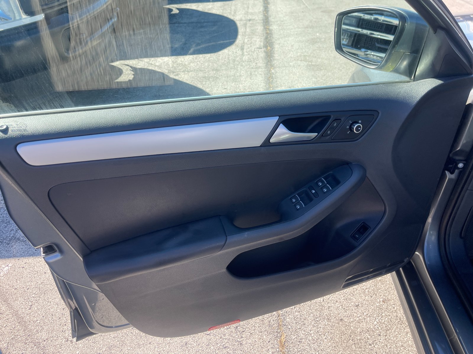 Used 2013 Gray Volkswagen 2.5L SE image 12