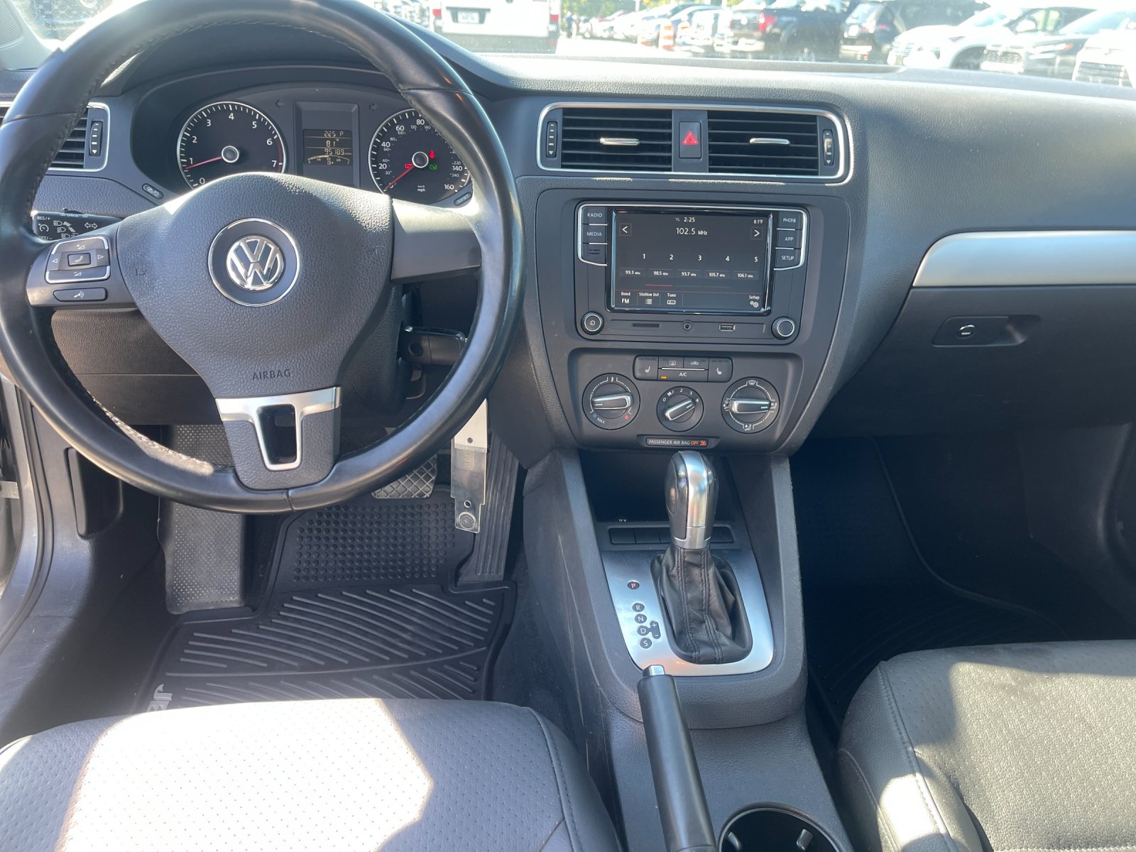 Used 2013 Gray Volkswagen 2.5L SE image 15