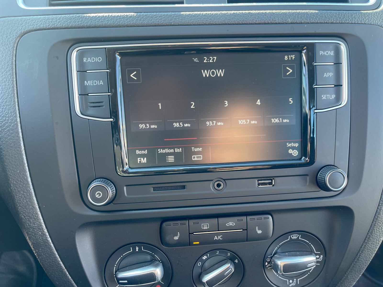 Used 2013 Gray Volkswagen 2.5L SE image 20