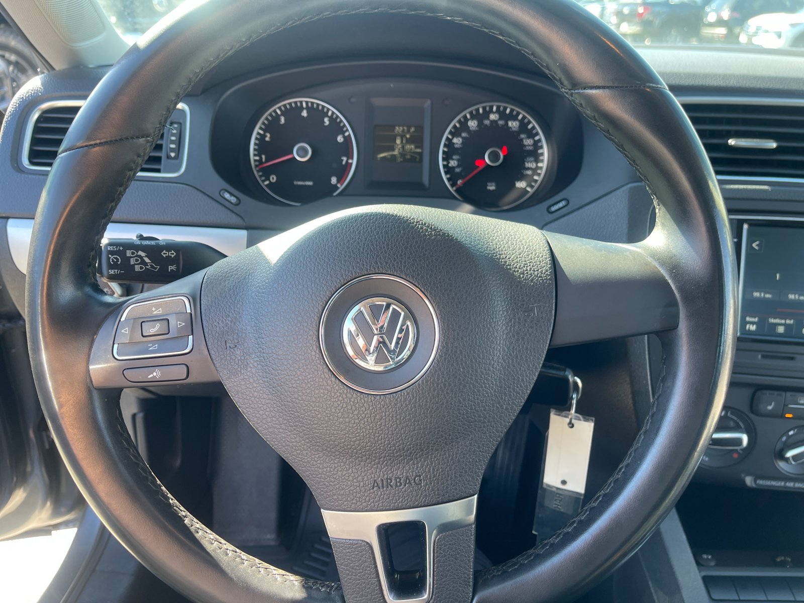 Used 2013 Gray Volkswagen 2.5L SE image 23