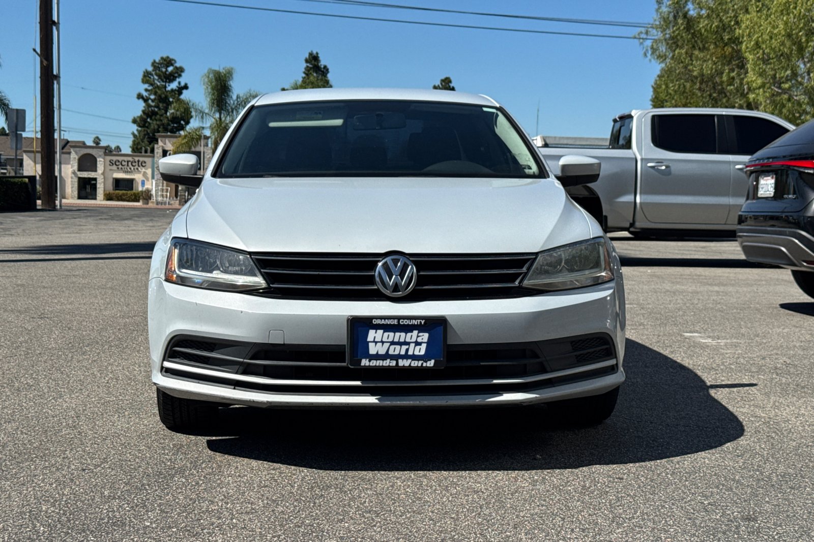 Used 2017 White Silver Metallic Volkswagen 1.4T S image 3