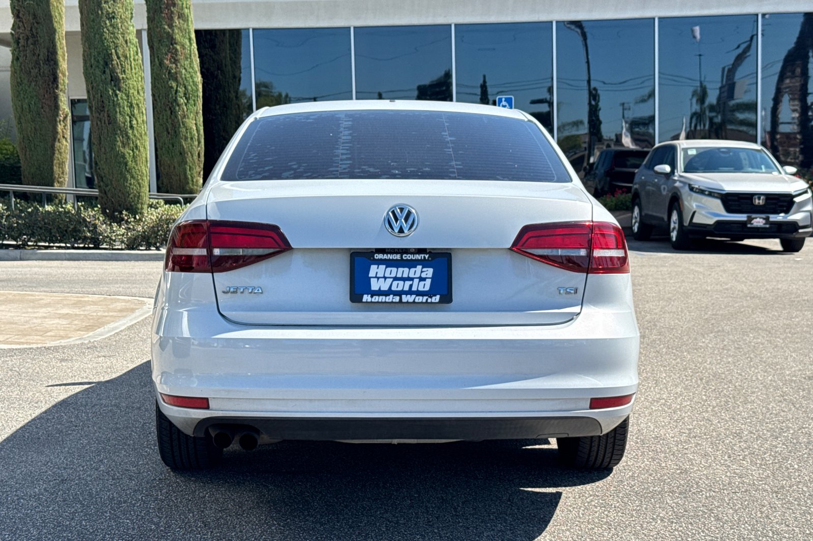 Used 2017 White Silver Metallic Volkswagen 1.4T S image 6