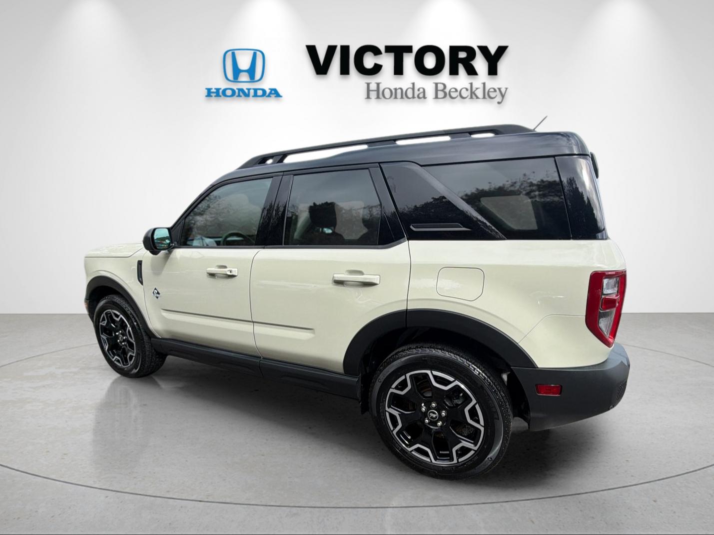 Used 2025 Desert Sand Ford Outer Banks image 3