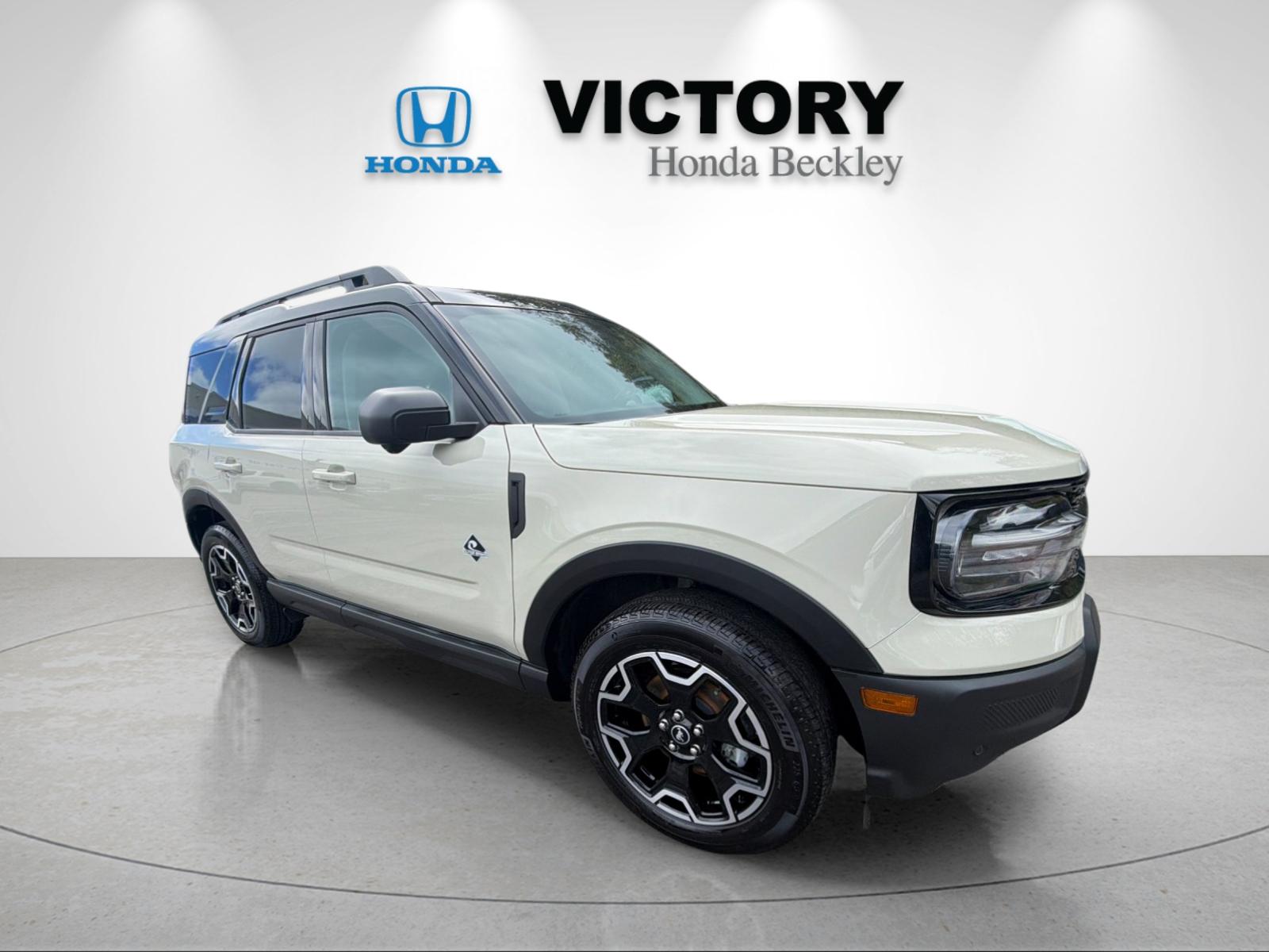 Used 2025 Desert Sand Ford Outer Banks image 7