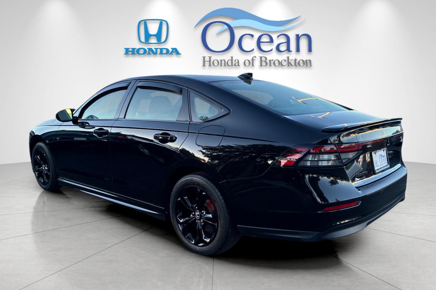Used 2023 Crystal Black Pearl Honda EX image 5