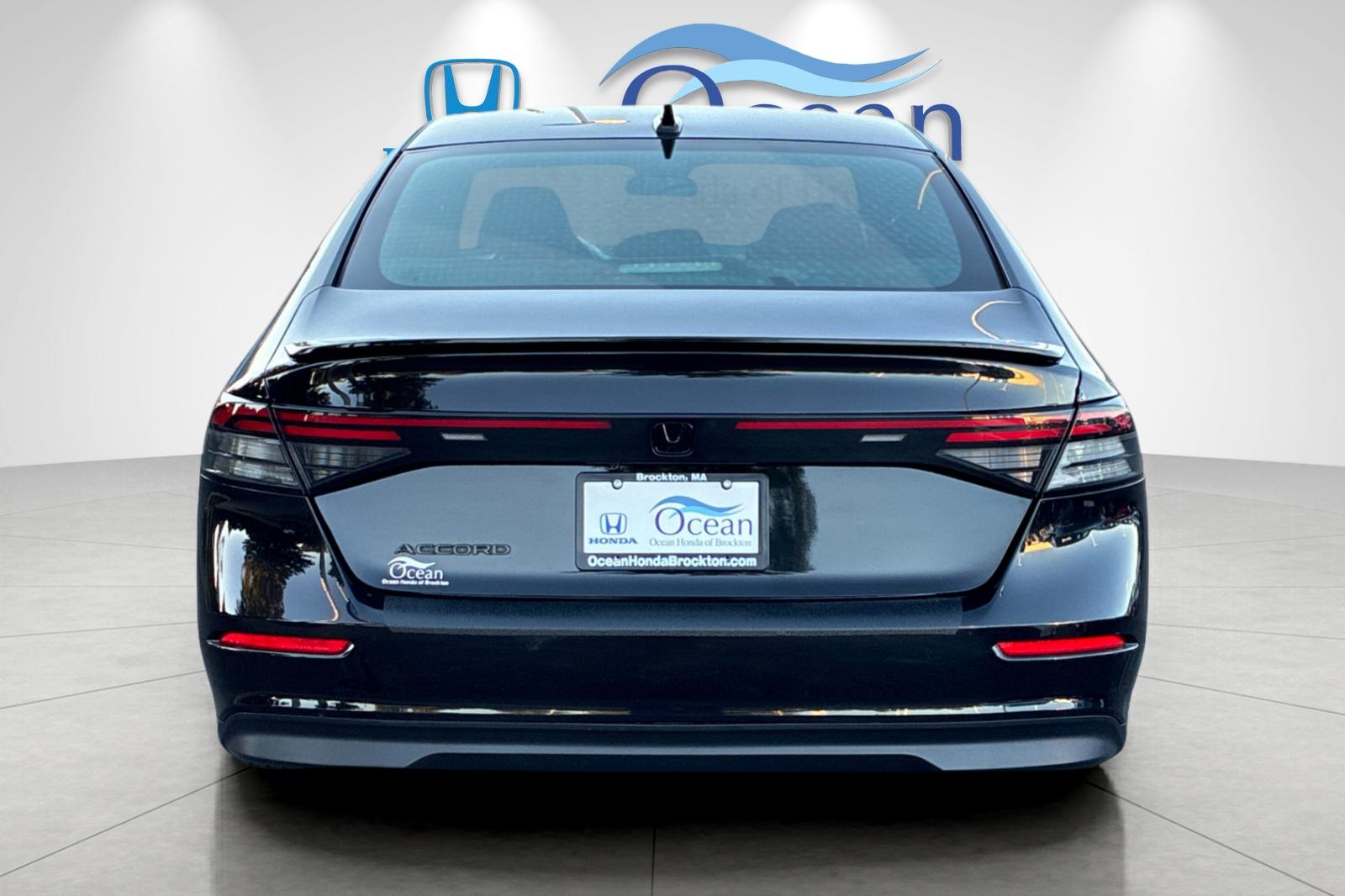 Used 2023 Crystal Black Pearl Honda EX image 4
