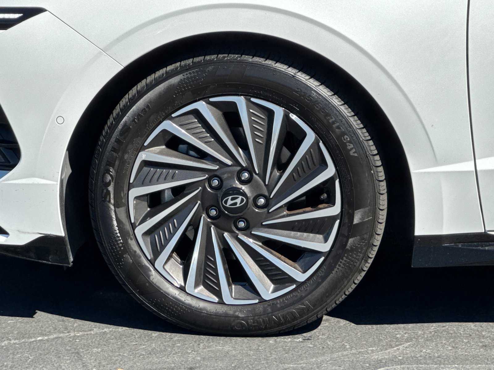 Used 2025 White Hyundai Limited image 24
