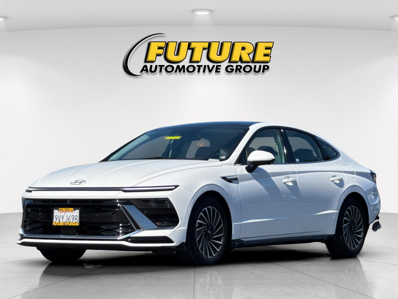 Used 2025 White Hyundai Limited image 7