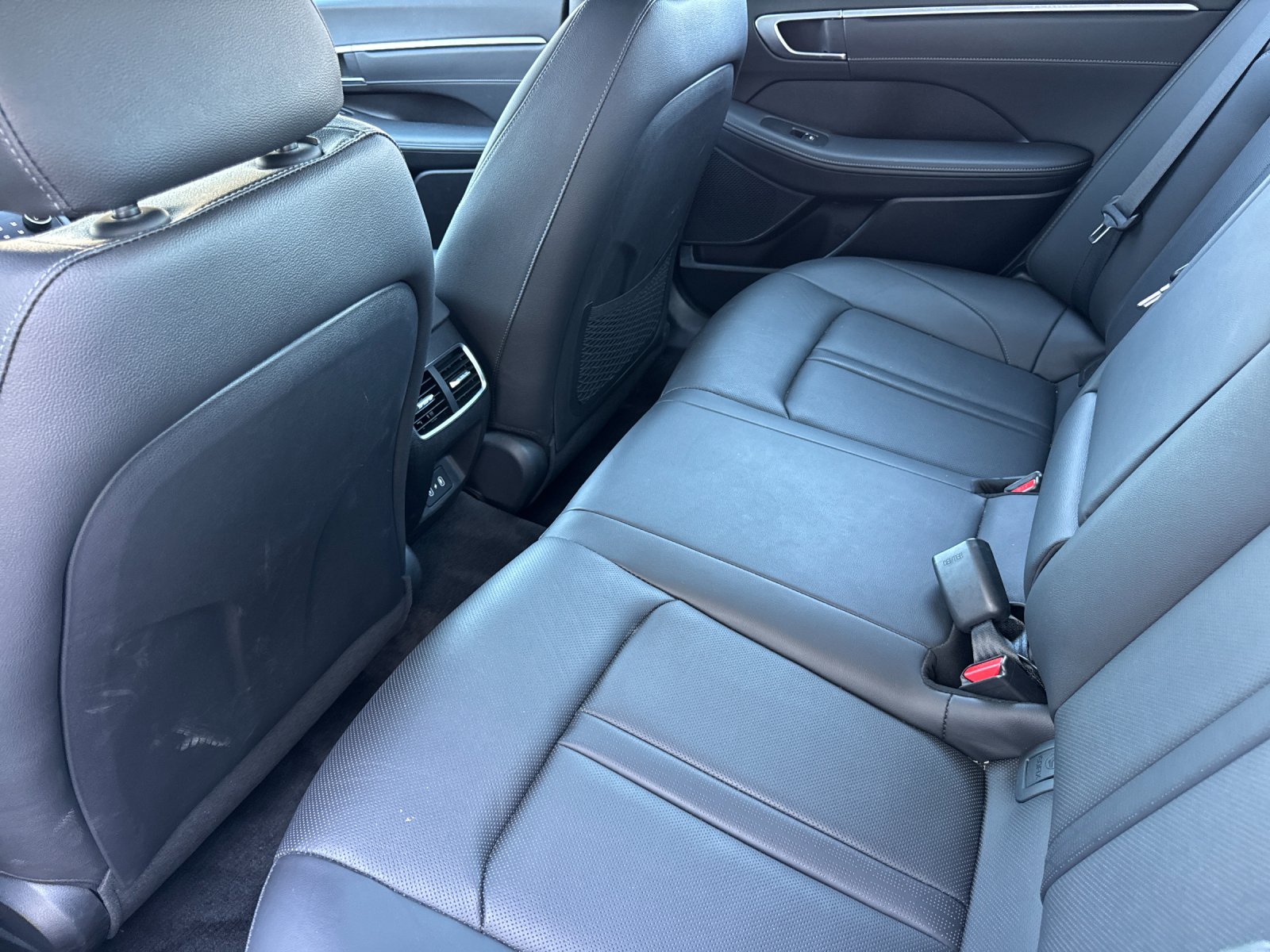 Used 2025 White Hyundai Limited image 11