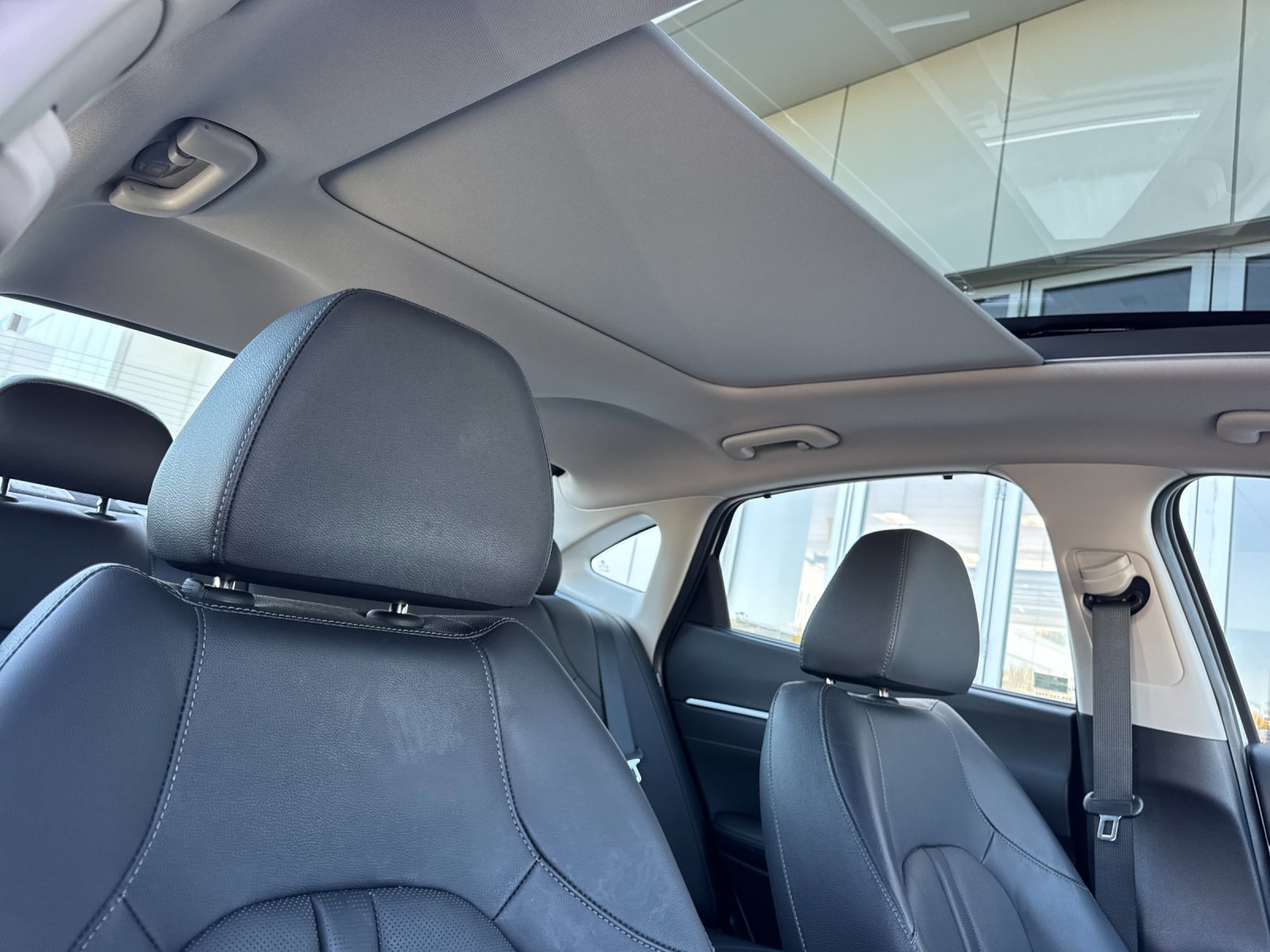 Used 2025 White Hyundai Limited image 15