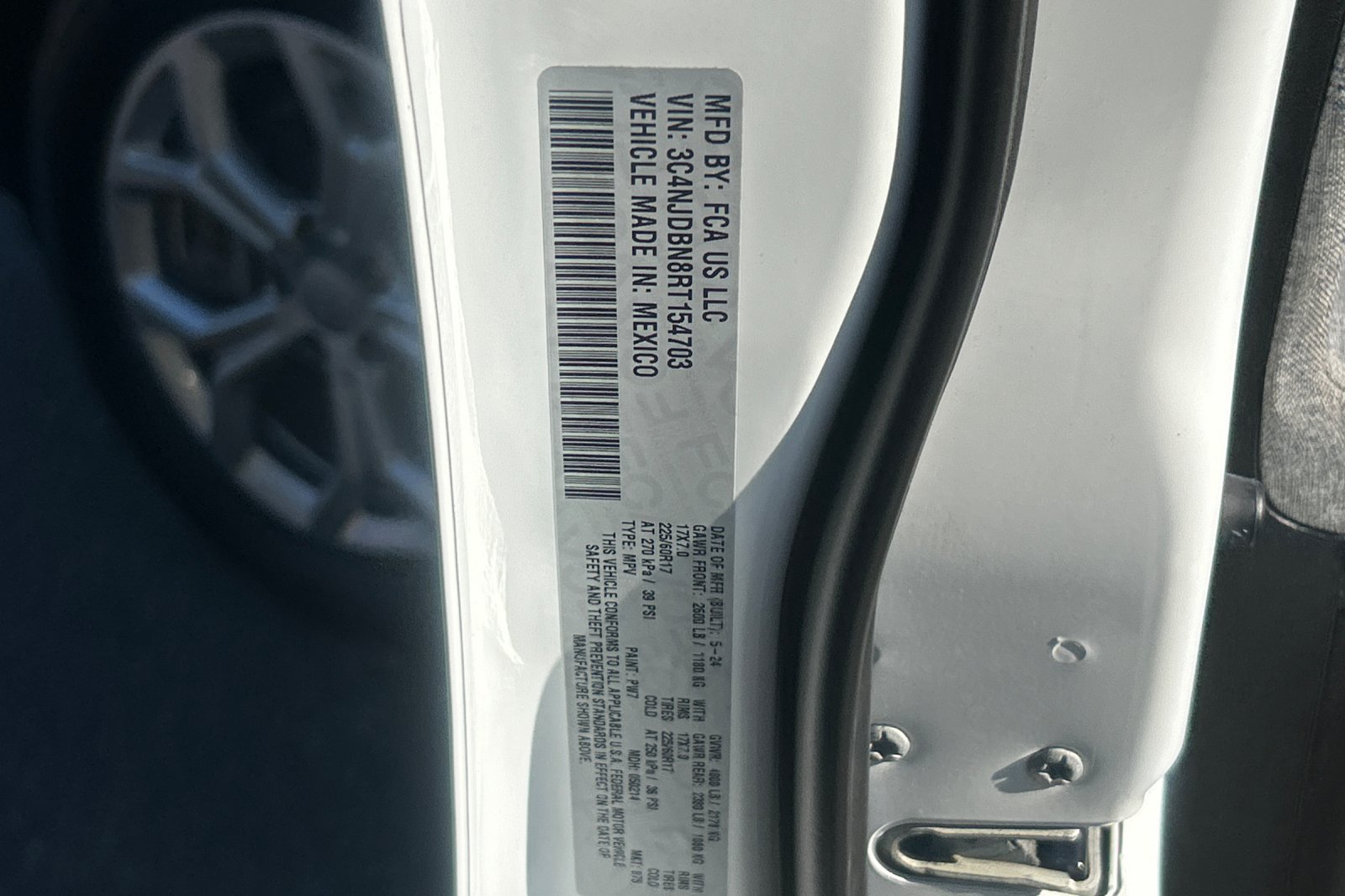 Used 2024 Bright White Clearcoat Jeep Latitude image 28
