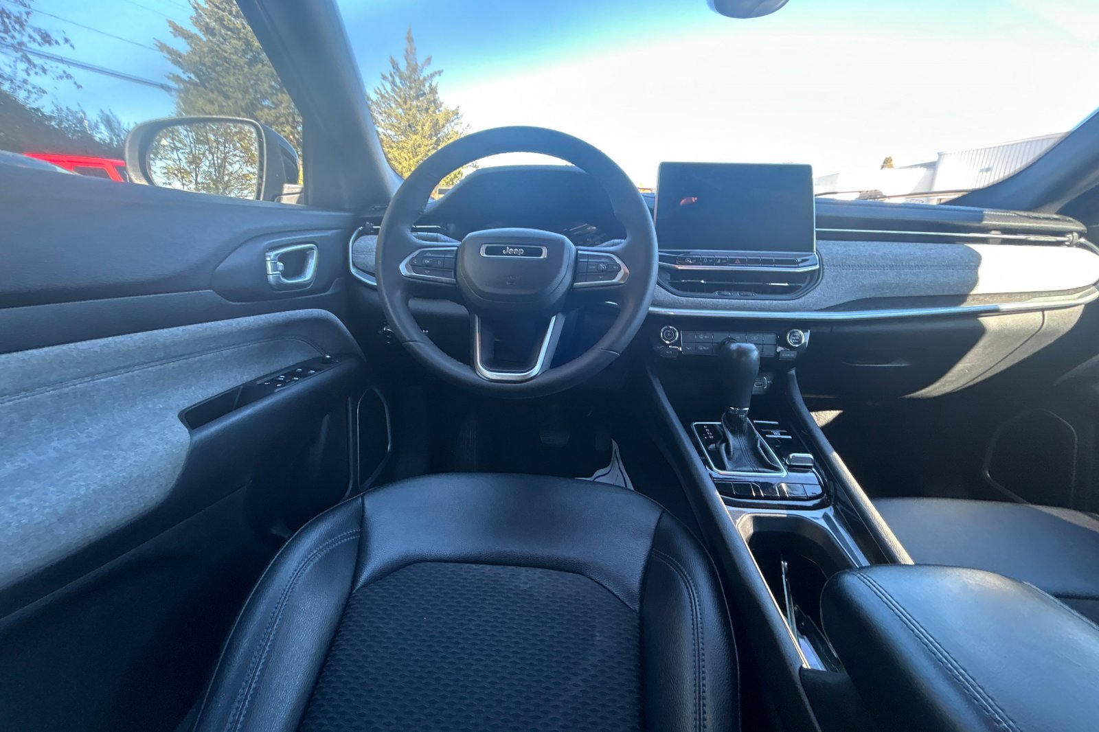 Used 2024 Bright White Clearcoat Jeep Latitude image 14