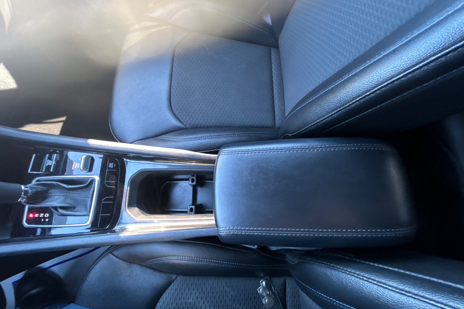 Used 2024 Bright White Clearcoat Jeep Latitude image 19